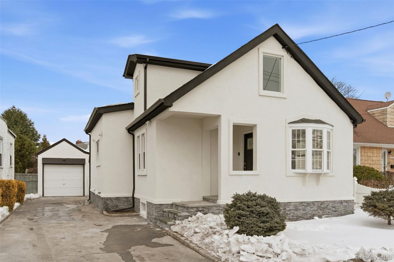 106 Alice Avenue, North Bellmore, NY 11710 Main Photo