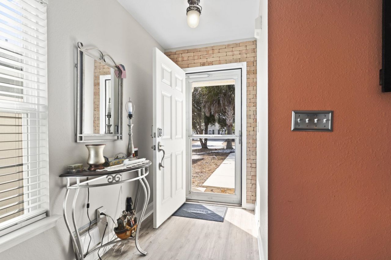 3058 Hollybrooke Dr.  Photo 4