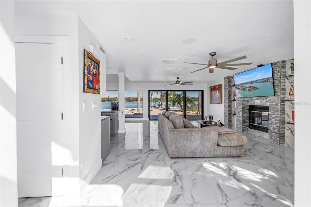 583 Crystal Drive, Madeira Beach, FL 33708 Photo