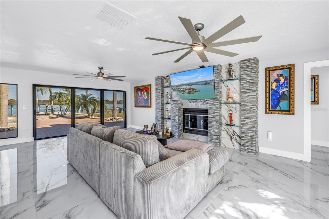 583 Crystal Drive, Madeira Beach, FL 33708 Photo