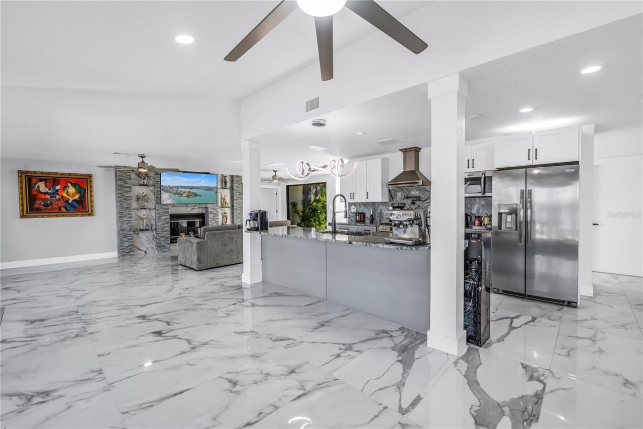 583 Crystal Drive, Madeira Beach, FL 33708 Photo