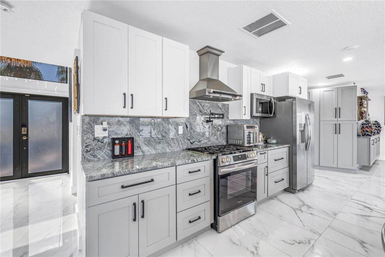 583 Crystal Drive, Madeira Beach, FL 33708 Photo