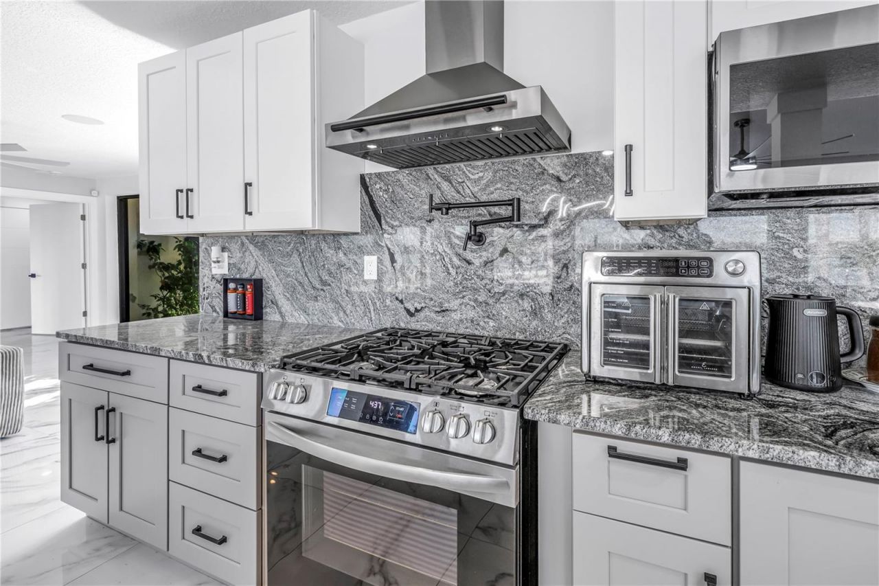 583 Crystal Drive, Madeira Beach, FL 33708 Photo