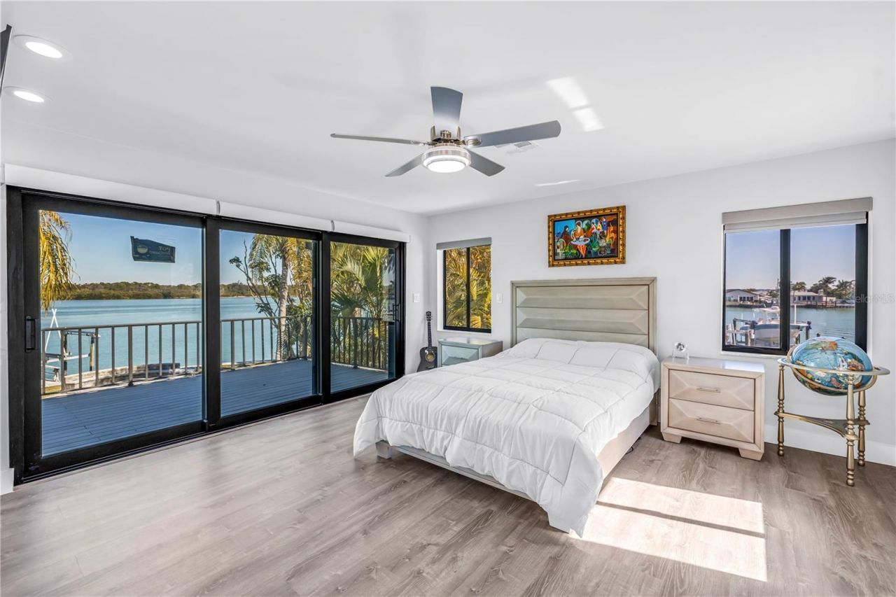 583 Crystal Drive, Madeira Beach, FL 33708 Photo