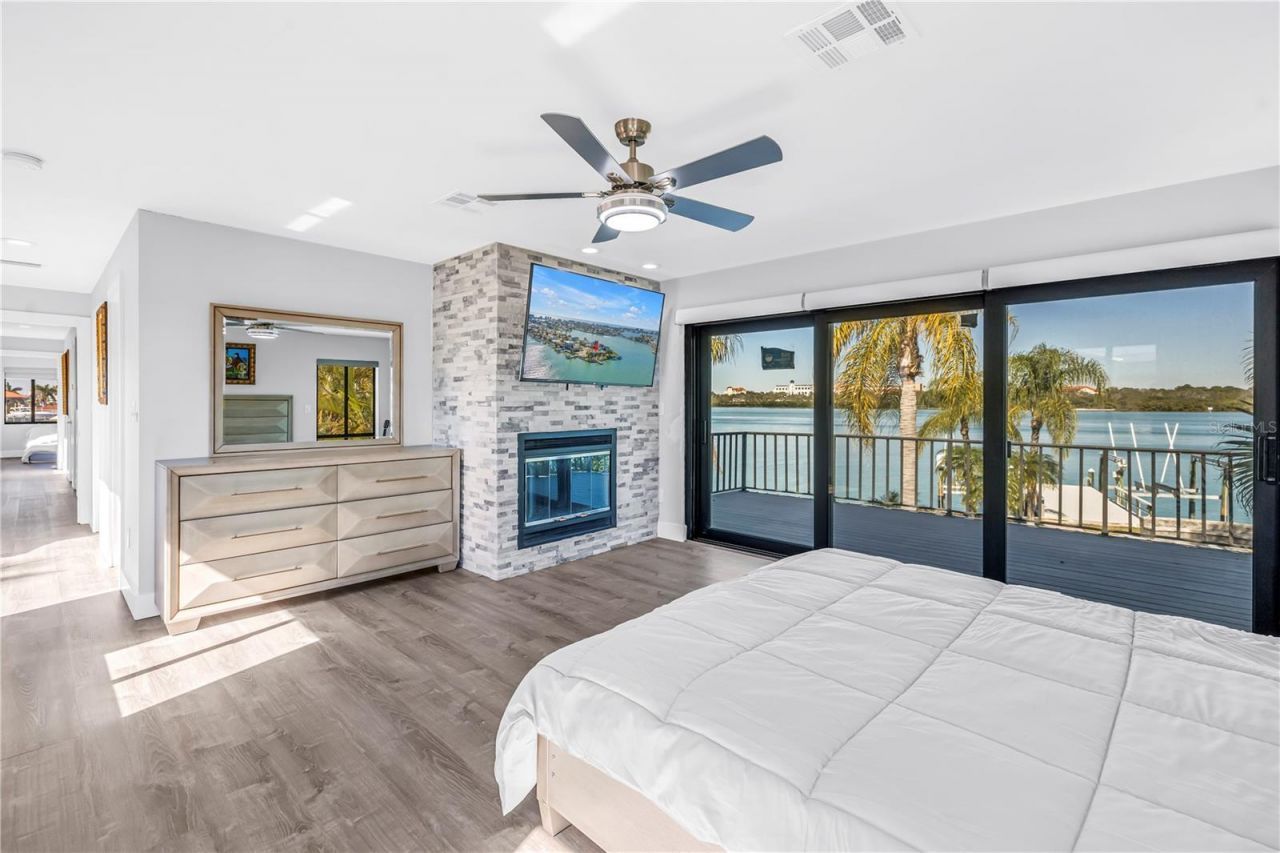 583 Crystal Drive, Madeira Beach, FL 33708 Photo