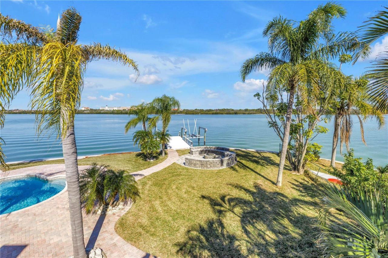 583 Crystal Drive, Madeira Beach, FL 33708 Photo