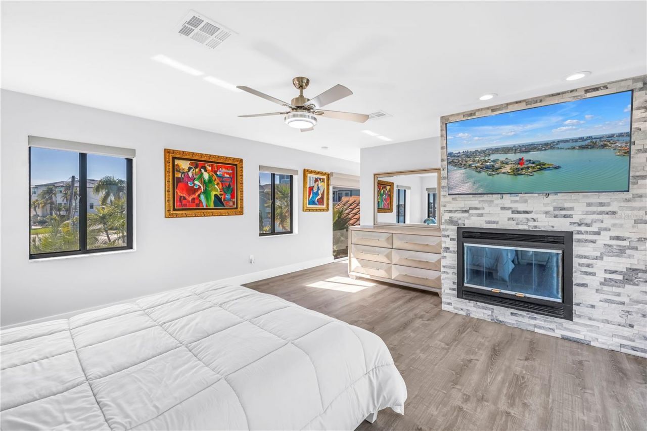 583 Crystal Drive, Madeira Beach, FL 33708 Photo