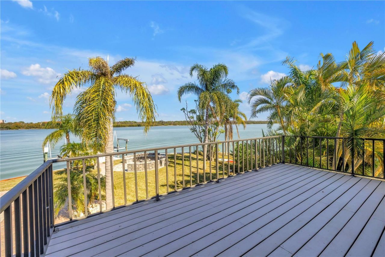 583 Crystal Drive, Madeira Beach, FL 33708 Photo