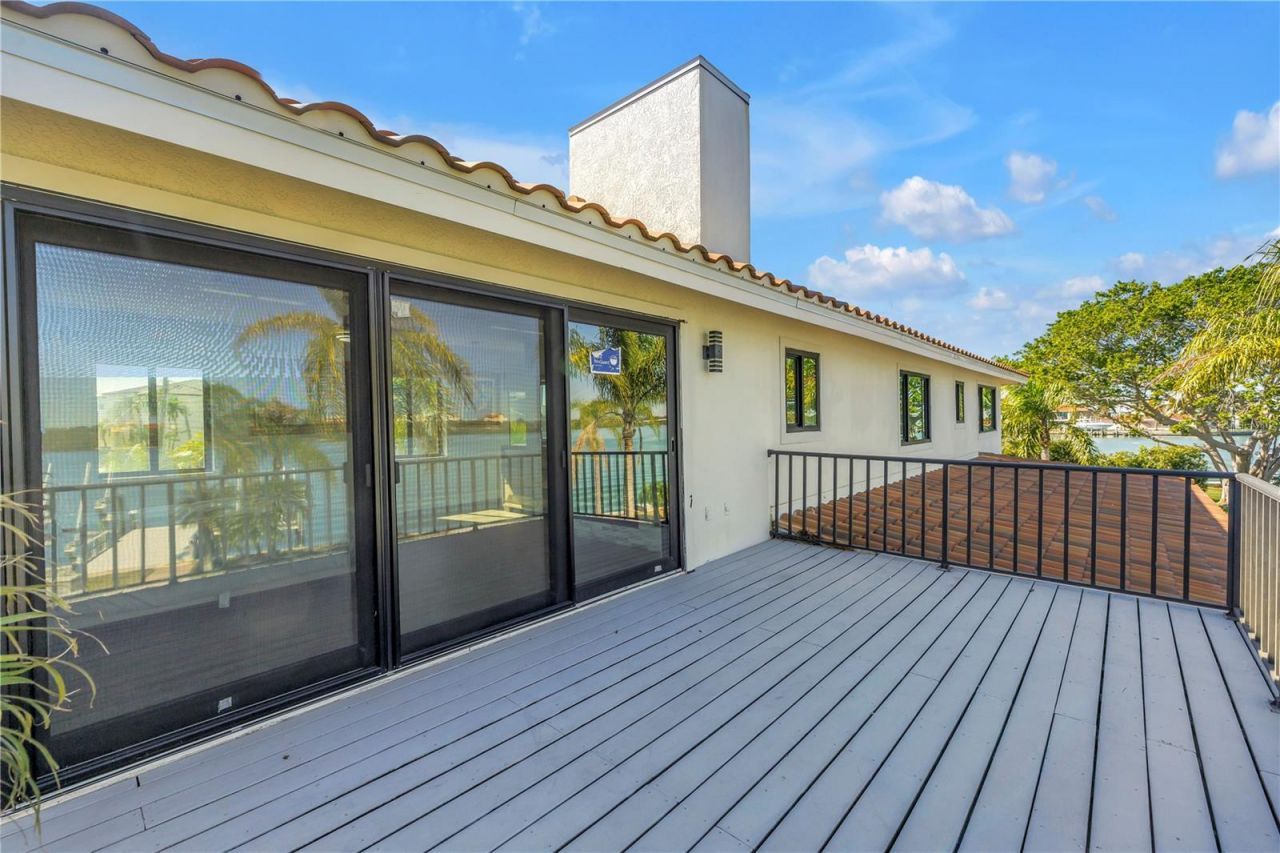 583 Crystal Drive, Madeira Beach, FL 33708 Photo