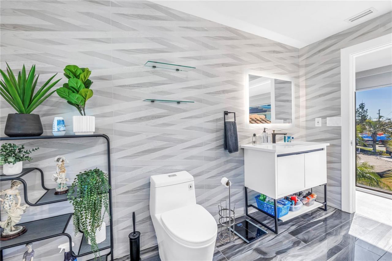 583 Crystal Drive, Madeira Beach, FL 33708 Photo