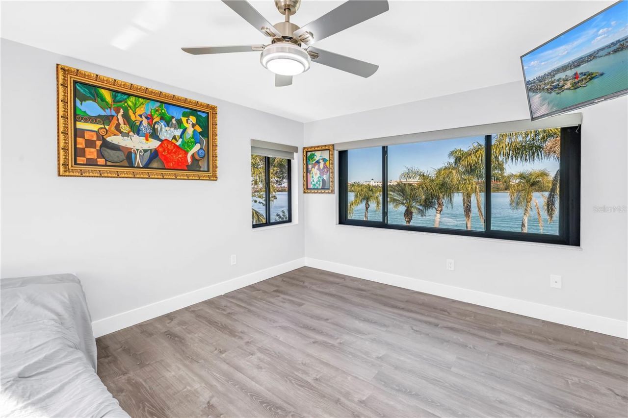 583 Crystal Drive, Madeira Beach, FL 33708 Photo