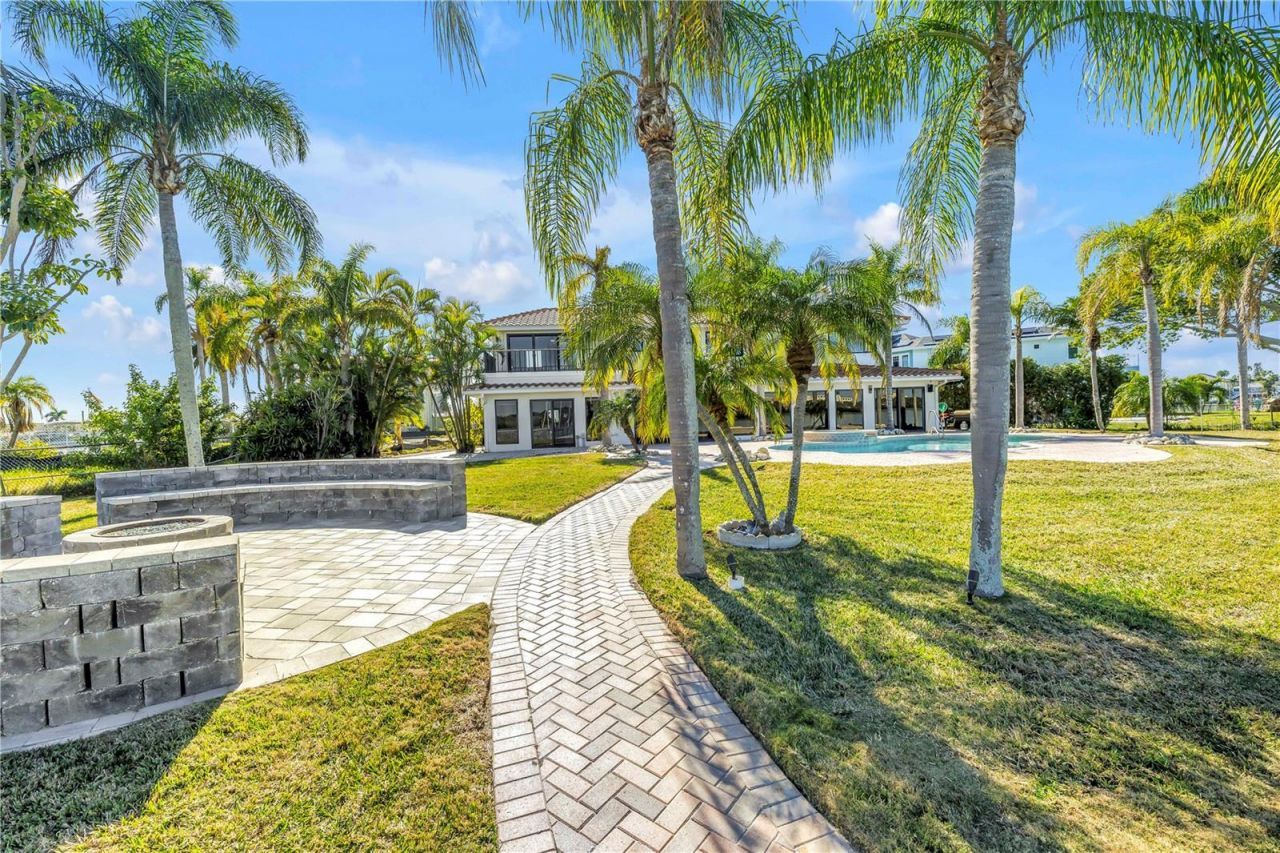 583 Crystal Drive, Madeira Beach, FL 33708 Photo