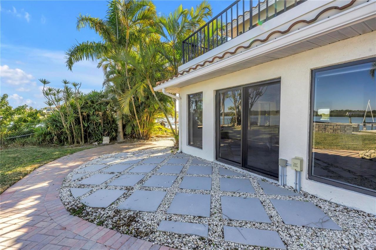 583 Crystal Drive, Madeira Beach, FL 33708 Photo