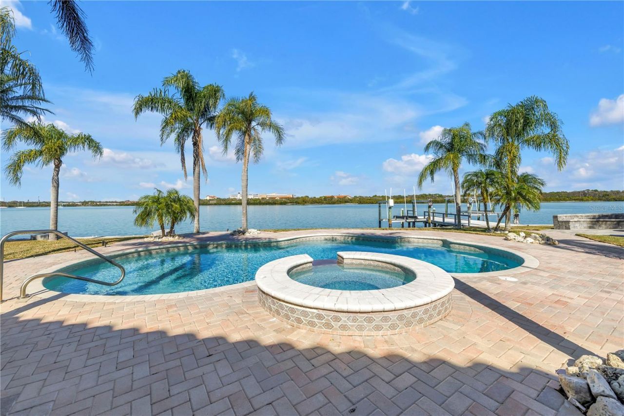 583 Crystal Drive, Madeira Beach, FL 33708 Photo