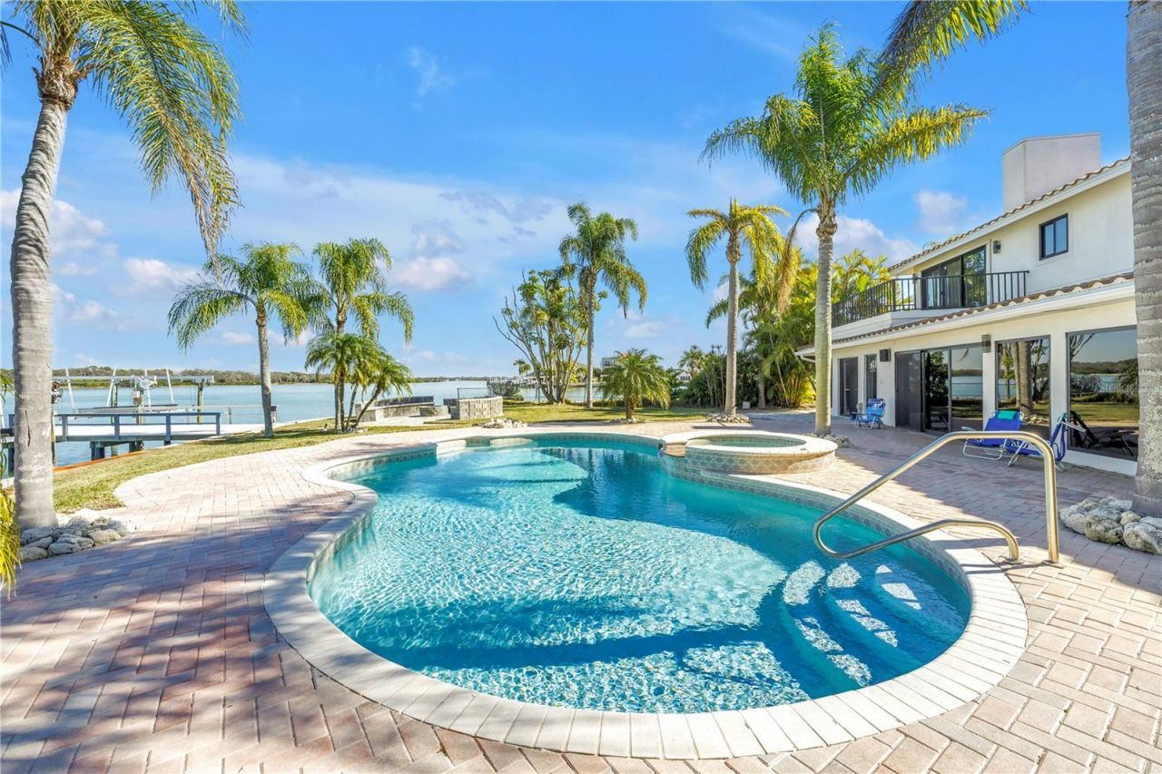 583 Crystal Drive, Madeira Beach, FL 33708 Photo