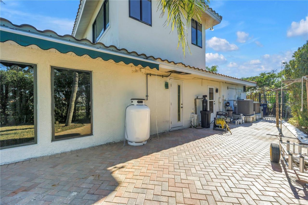 583 Crystal Drive, Madeira Beach, FL 33708 Photo