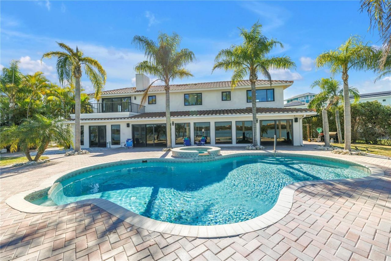 583 Crystal Drive, Madeira Beach, FL 33708 Photo