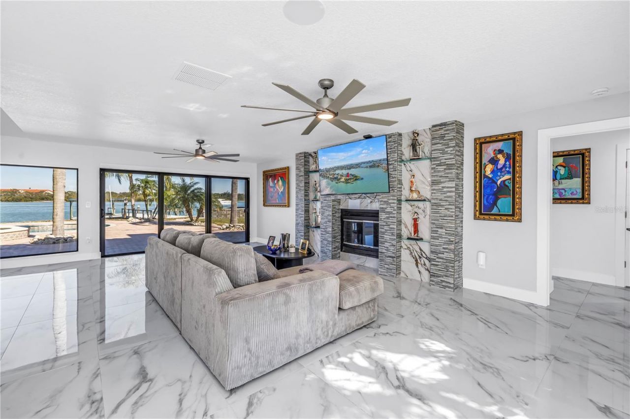 583 Crystal Drive, Madeira Beach, FL 33708 Photo