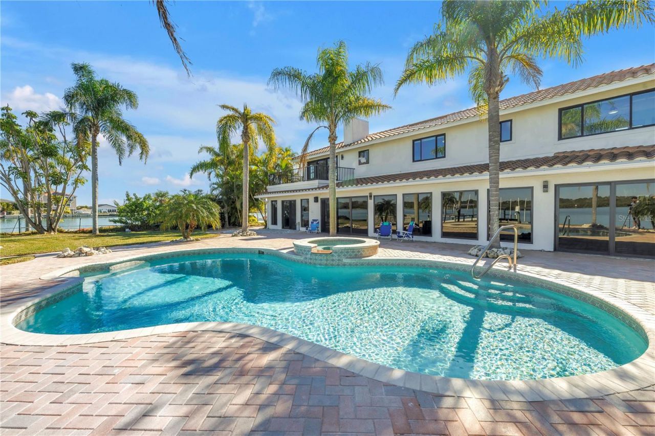 583 Crystal Drive, Madeira Beach, FL 33708 Photo