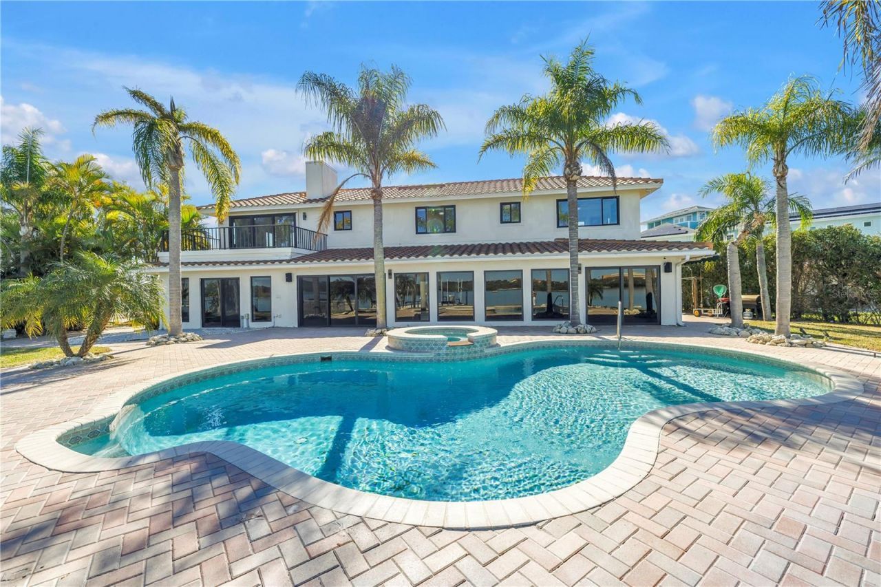 583 Crystal Drive, Madeira Beach, FL 33708 Photo