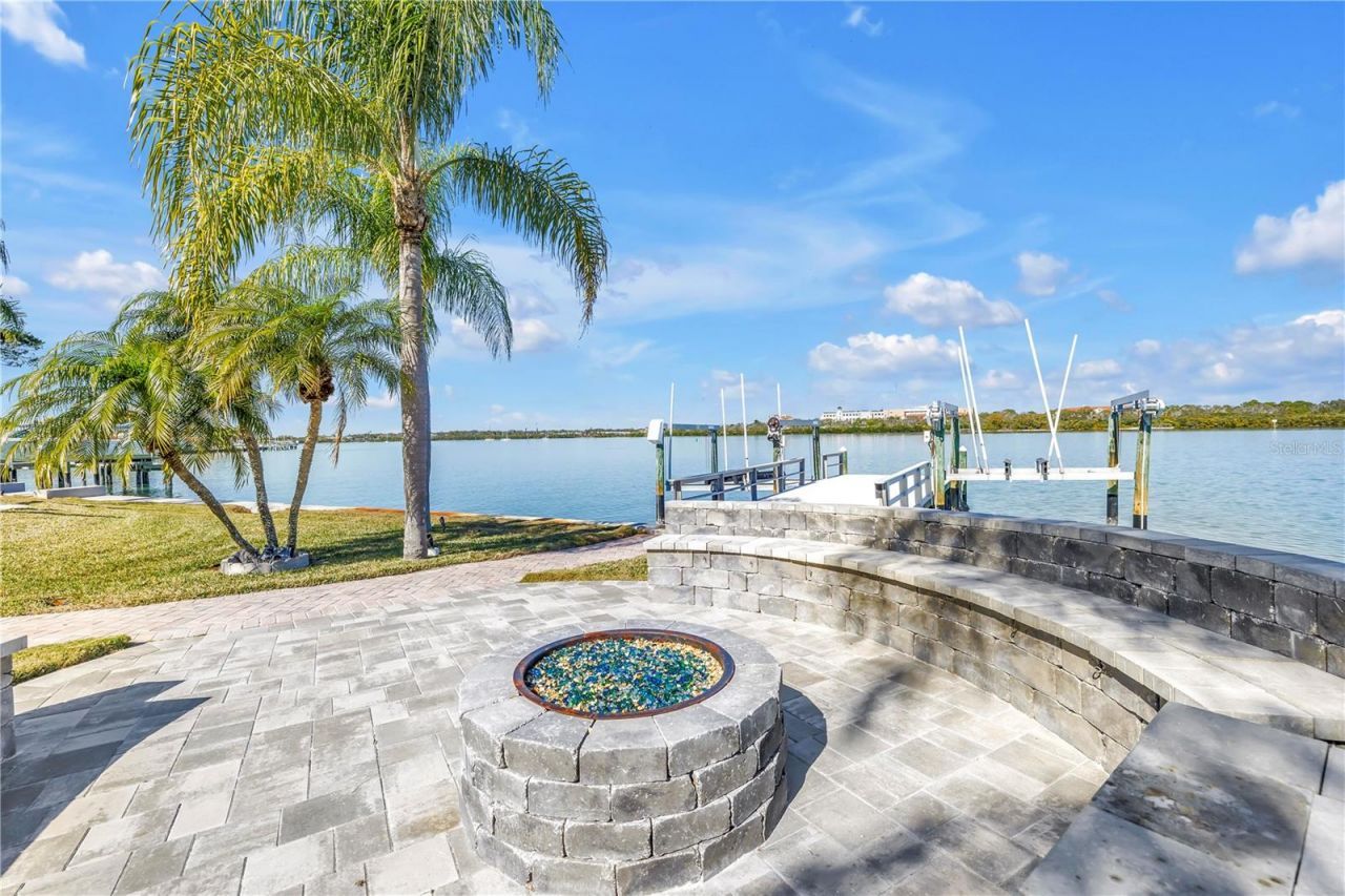 583 Crystal Drive, Madeira Beach, FL 33708 Photo
