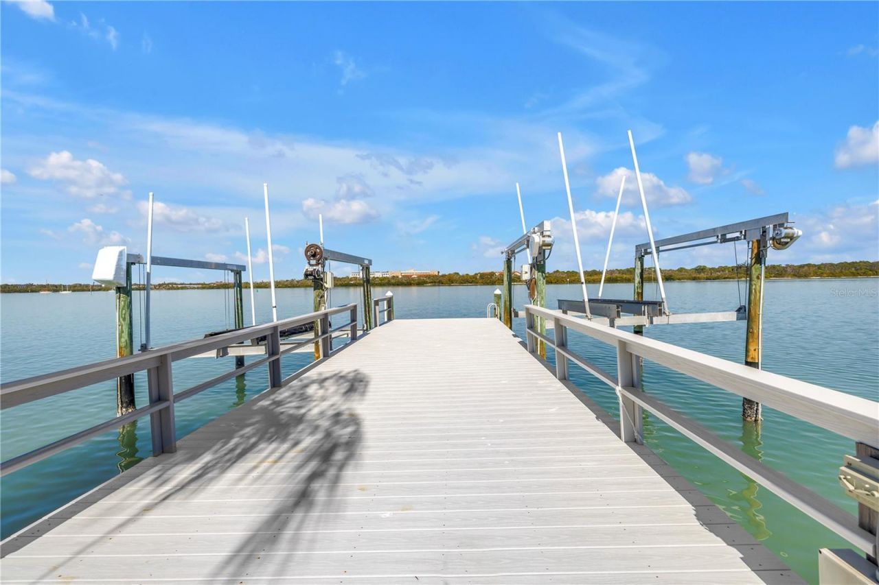 583 Crystal Drive, Madeira Beach, FL 33708 Photo