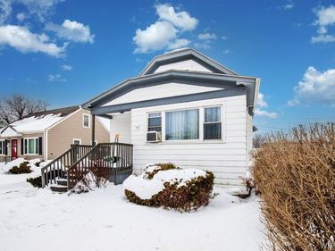 502 W Hazeltine Avenue, Buffalo, NY 14217