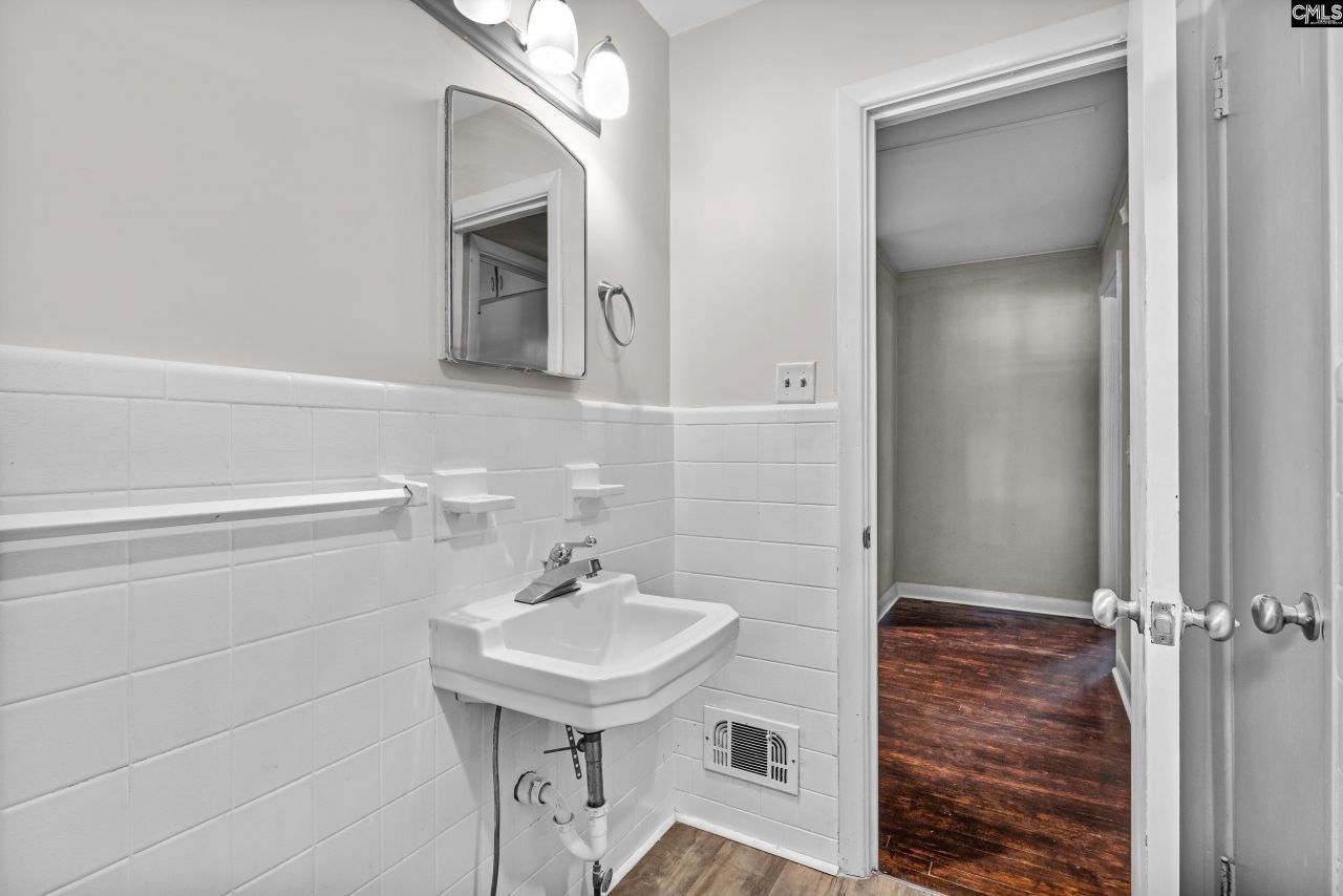 1650 Omarest Drive  Photo 13