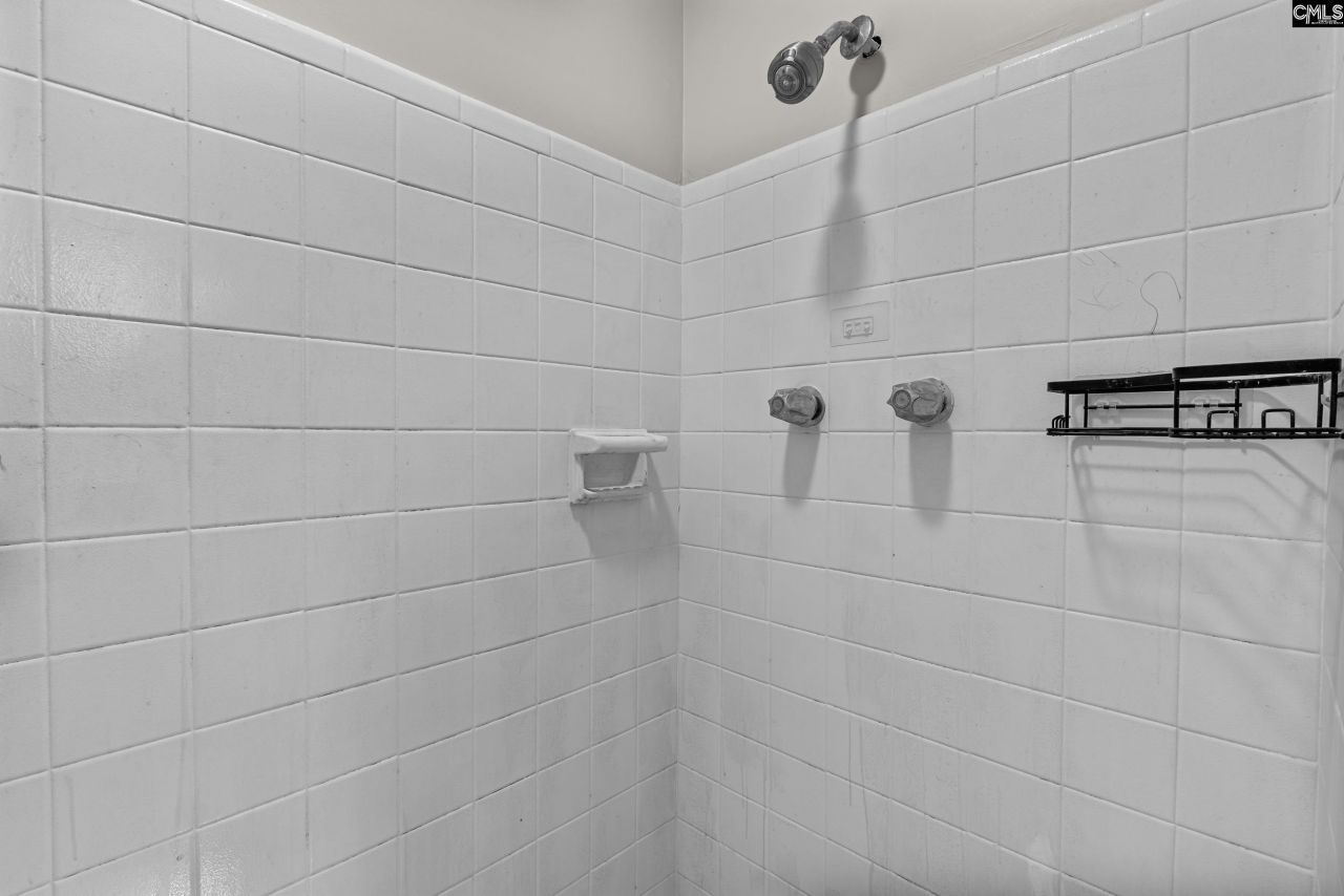 1650 Omarest Drive  Photo 18