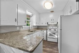 1650 Omarest Drive photo 4