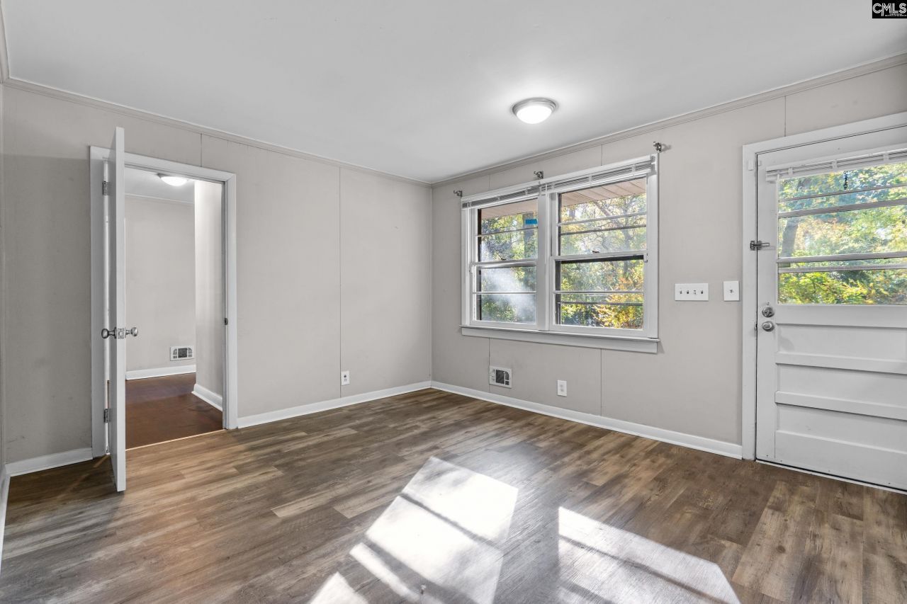 1650 Omarest Drive  Photo 7