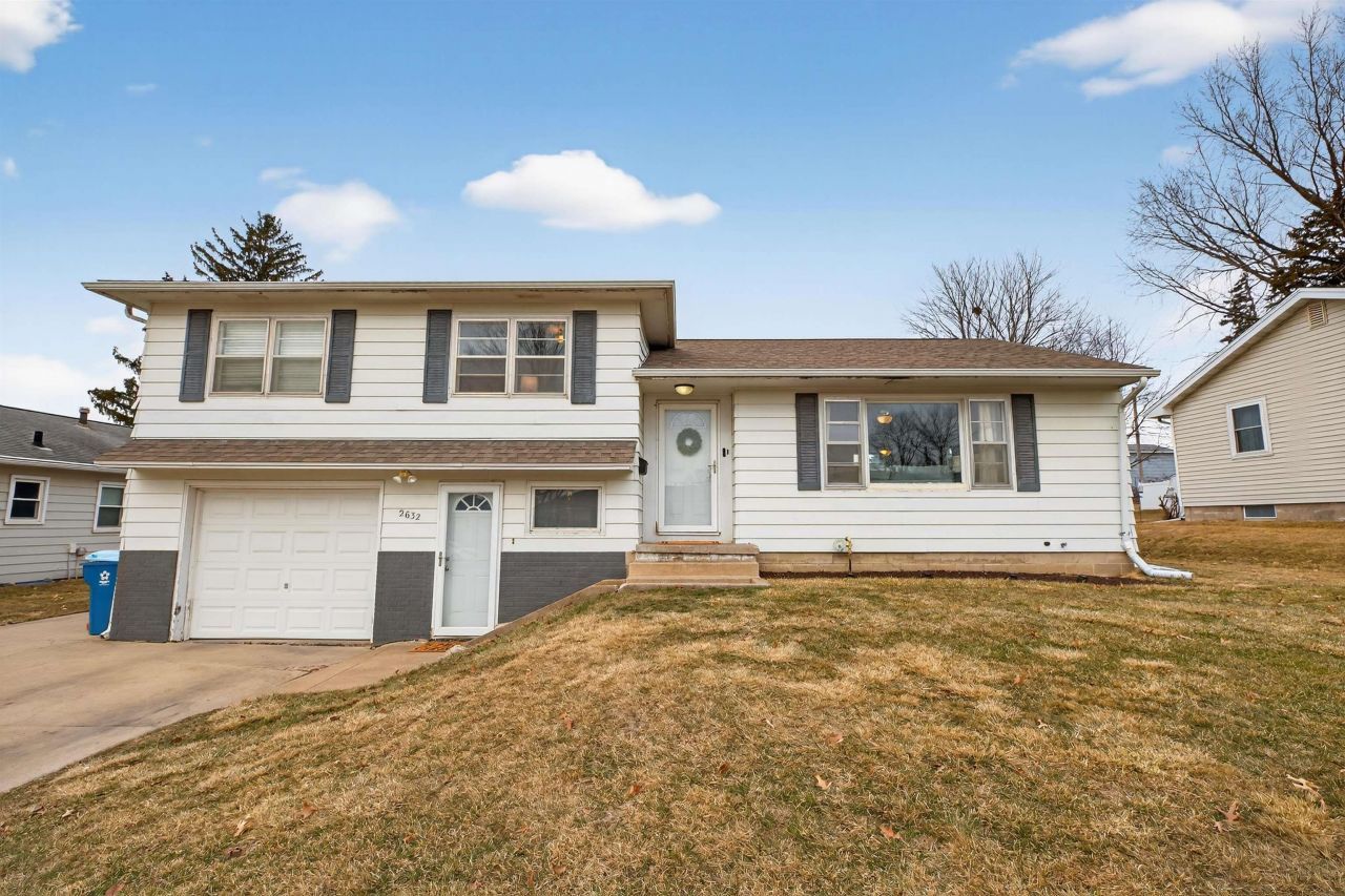 2632 Orchard Street, Waterloo, IA 50702 Main Photo