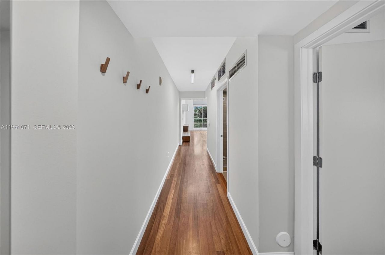 245 Michigan Ave, Unit LP-4, Miami Beach, FL 33139 Photo