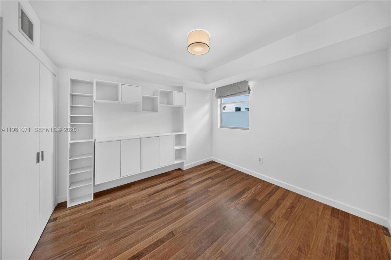 245 Michigan Ave, Unit LP-4, Miami Beach, FL 33139 Photo