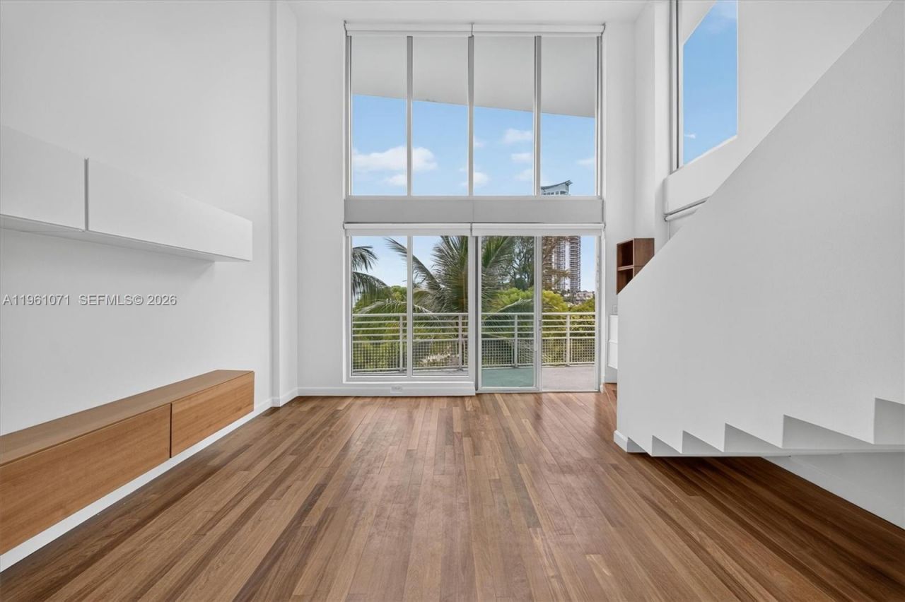 245 Michigan Ave, Unit LP-4, Miami Beach, FL 33139 Photo