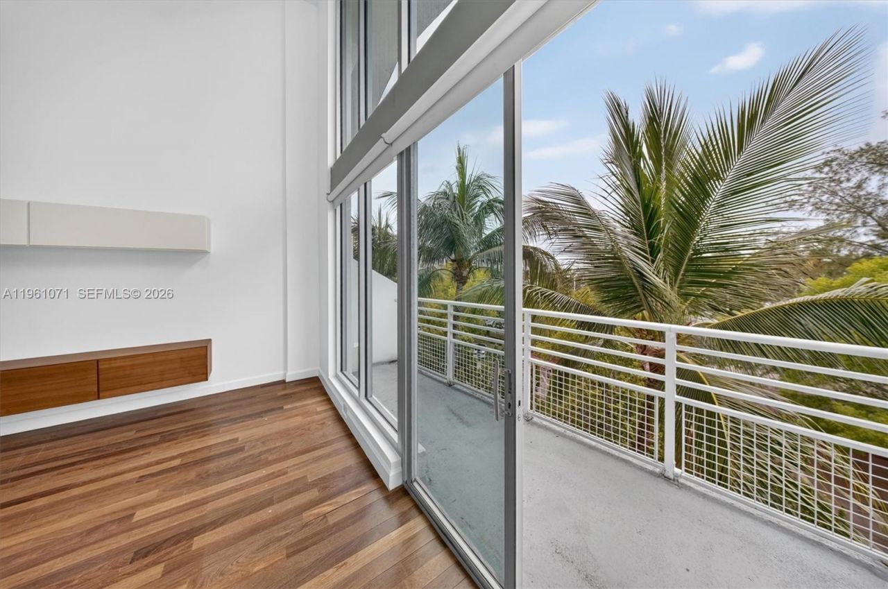 245 Michigan Ave, Unit LP-4, Miami Beach, FL 33139 Photo