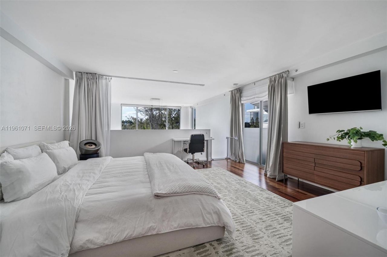 245 Michigan Ave, Unit LP-4, Miami Beach, FL 33139 Photo