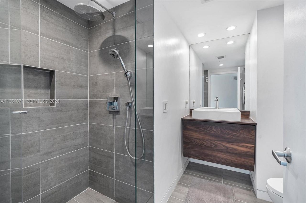 245 Michigan Ave, Unit LP-4, Miami Beach, FL 33139 Photo