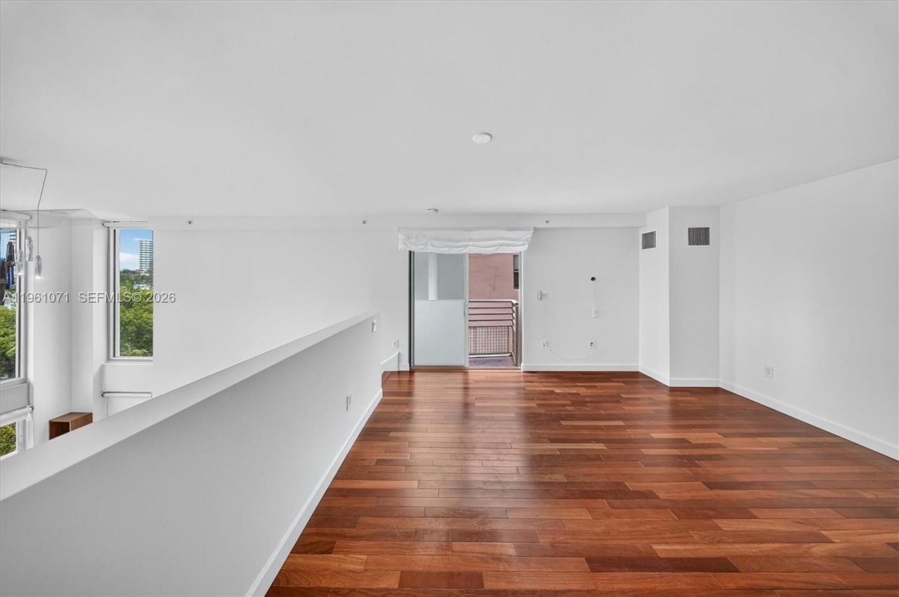 245 Michigan Ave, Unit LP-4, Miami Beach, FL 33139 Photo