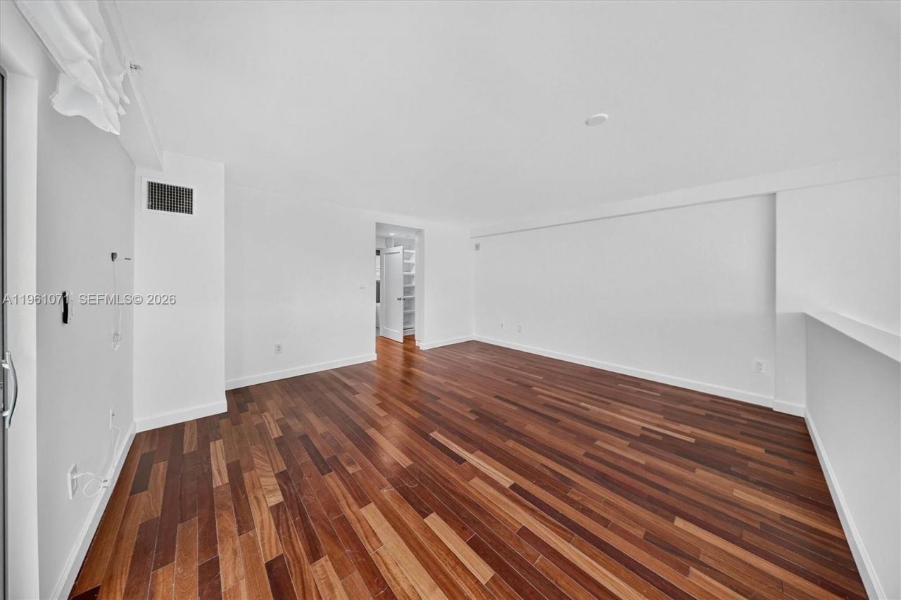 245 Michigan Ave, Unit LP-4, Miami Beach, FL 33139 Photo