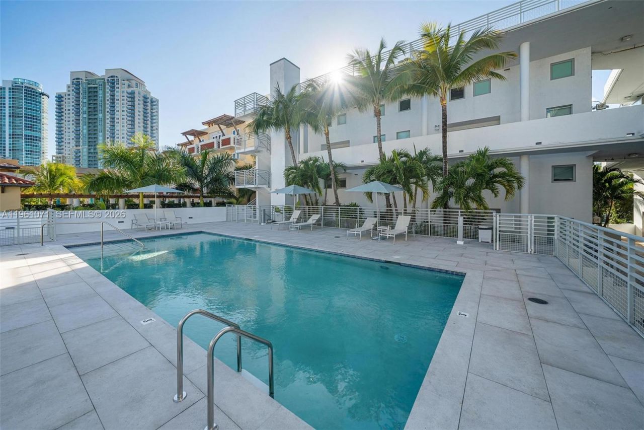 245 Michigan Ave, Unit LP-4, Miami Beach, FL 33139 Photo