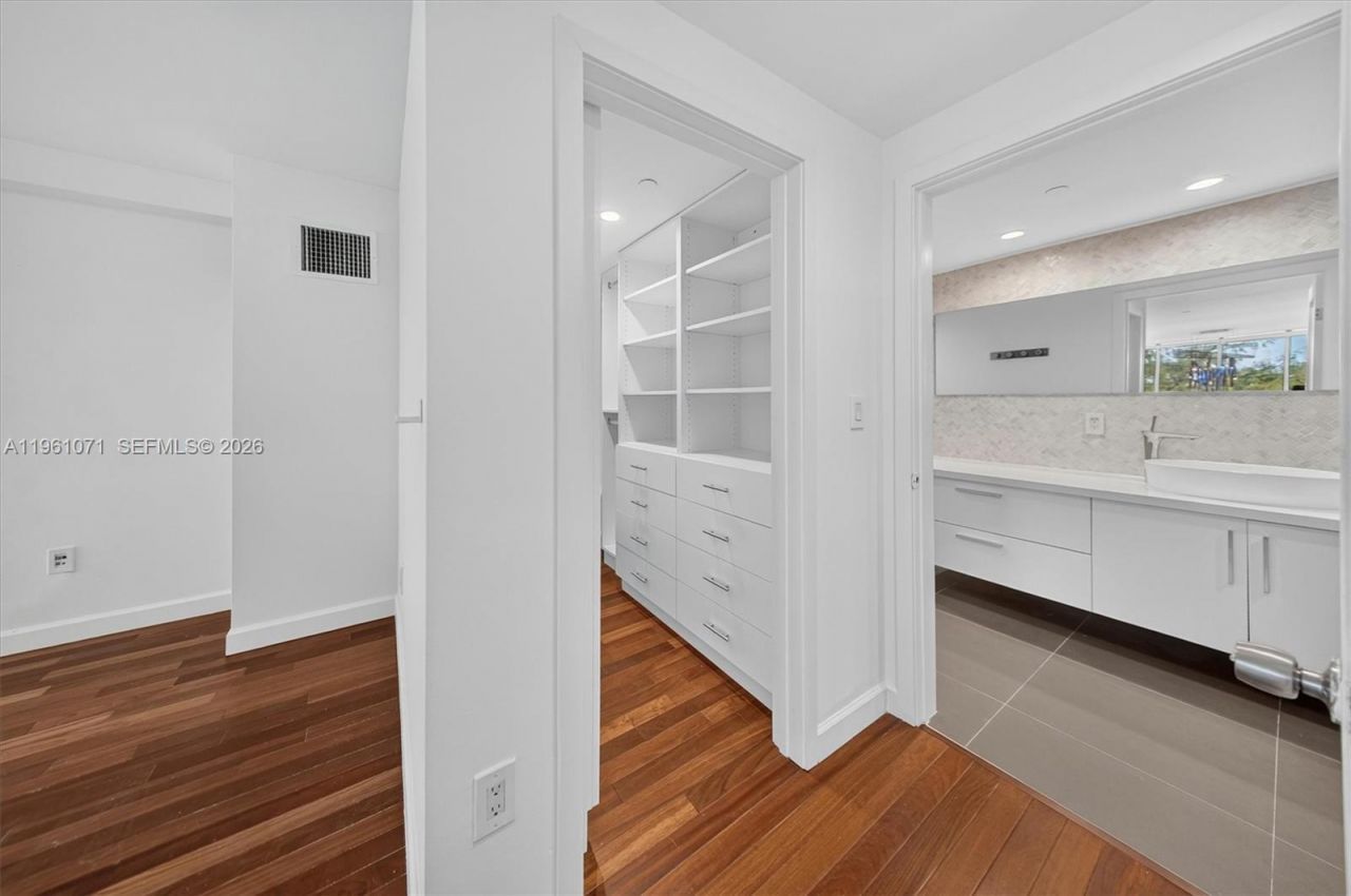 245 Michigan Ave, Unit LP-4, Miami Beach, FL 33139 Photo