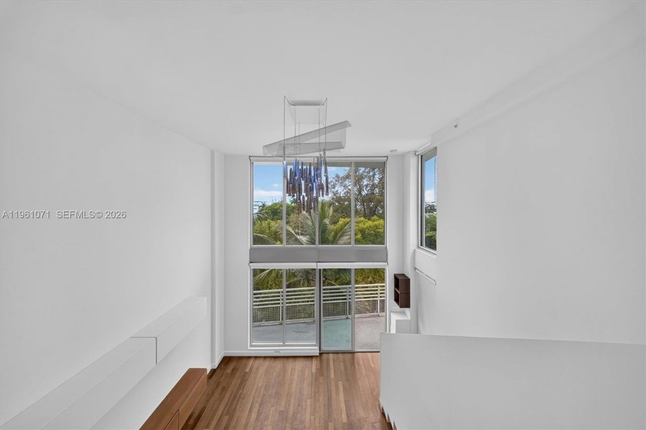 245 Michigan Ave, Unit LP-4, Miami Beach, FL 33139 Photo