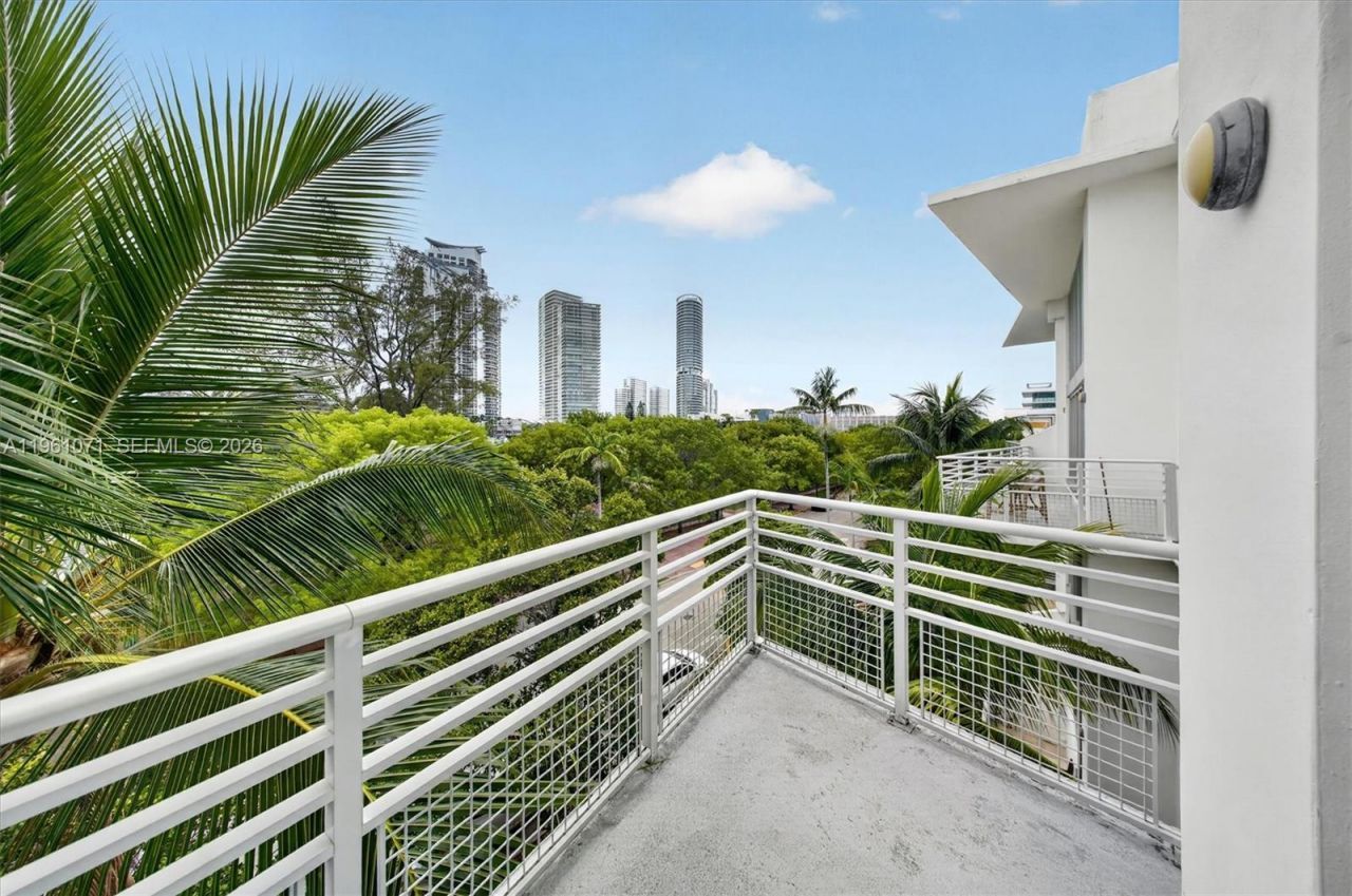 245 Michigan Ave, Unit LP-4, Miami Beach, FL 33139 Photo