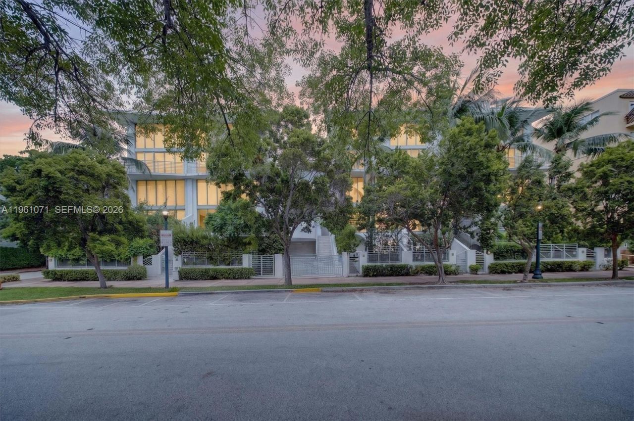245 Michigan Ave, Unit LP-4, Miami Beach, FL 33139 Photo