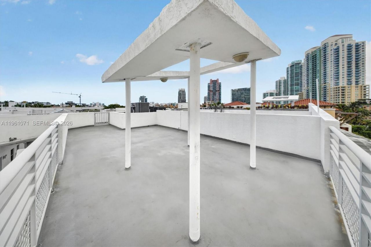 245 Michigan Ave, Unit LP-4, Miami Beach, FL 33139 Photo