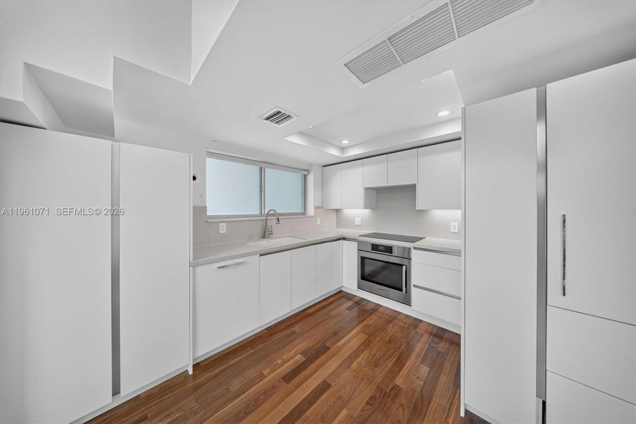 245 Michigan Ave, Unit LP-4, Miami Beach, FL 33139 Photo