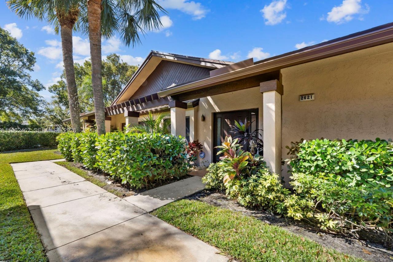2621 N Carambola Cir N, Unit 1707, Coconut Creek, FL 33066 Photo