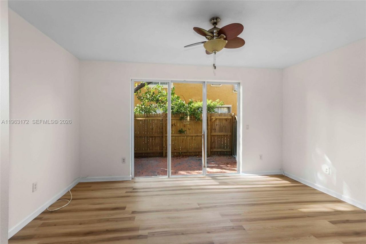 9353 SW 227th St, Unit 5-21, Cutler Bay, FL 33190 Photo