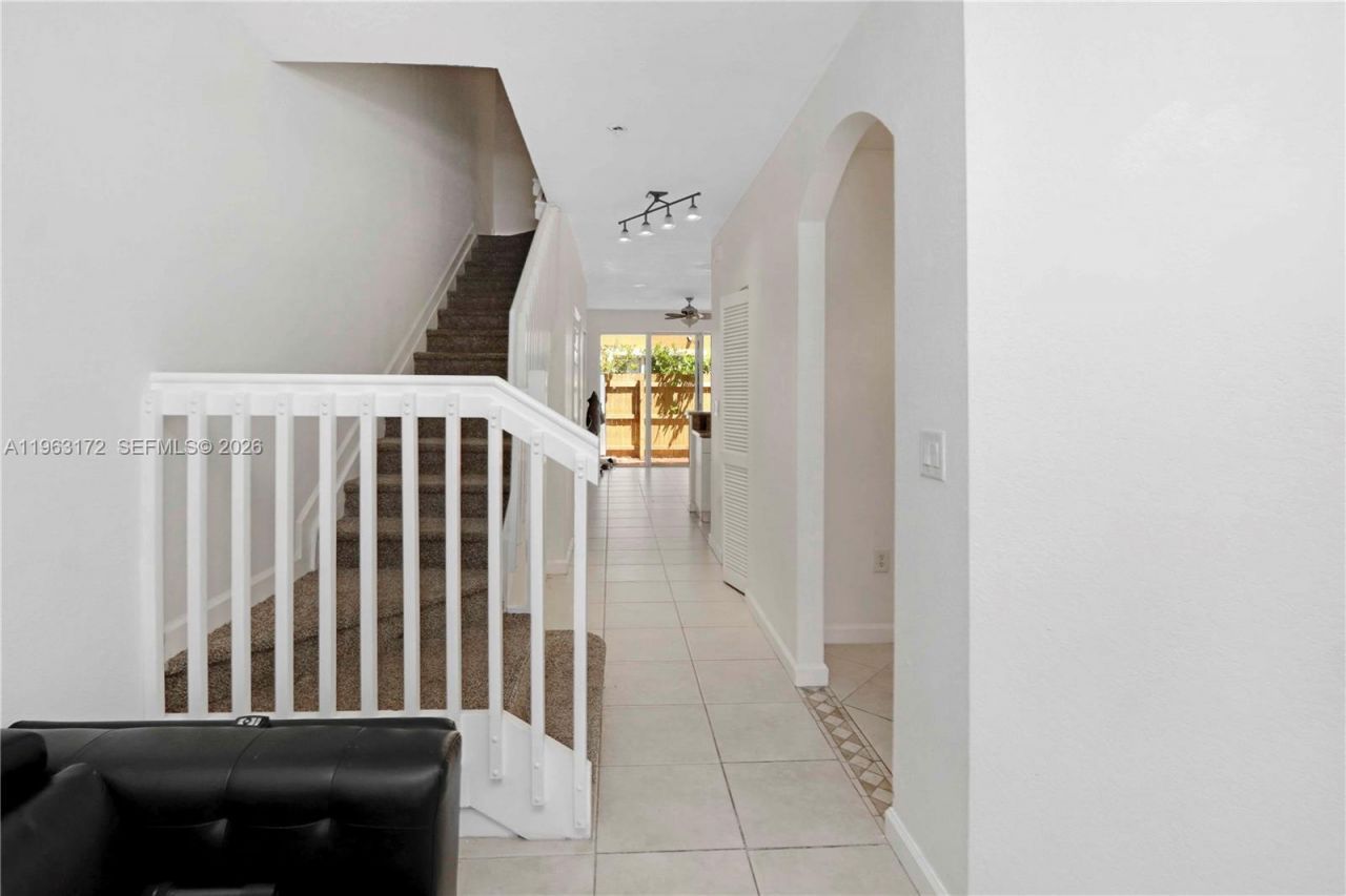 9353 SW 227th St, Unit 5-21, Cutler Bay, FL 33190 Photo